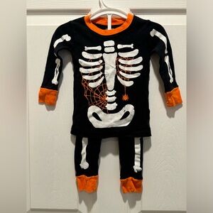 Toddler Halloween Pj Set. Super cute Carters skeleton pajama set.